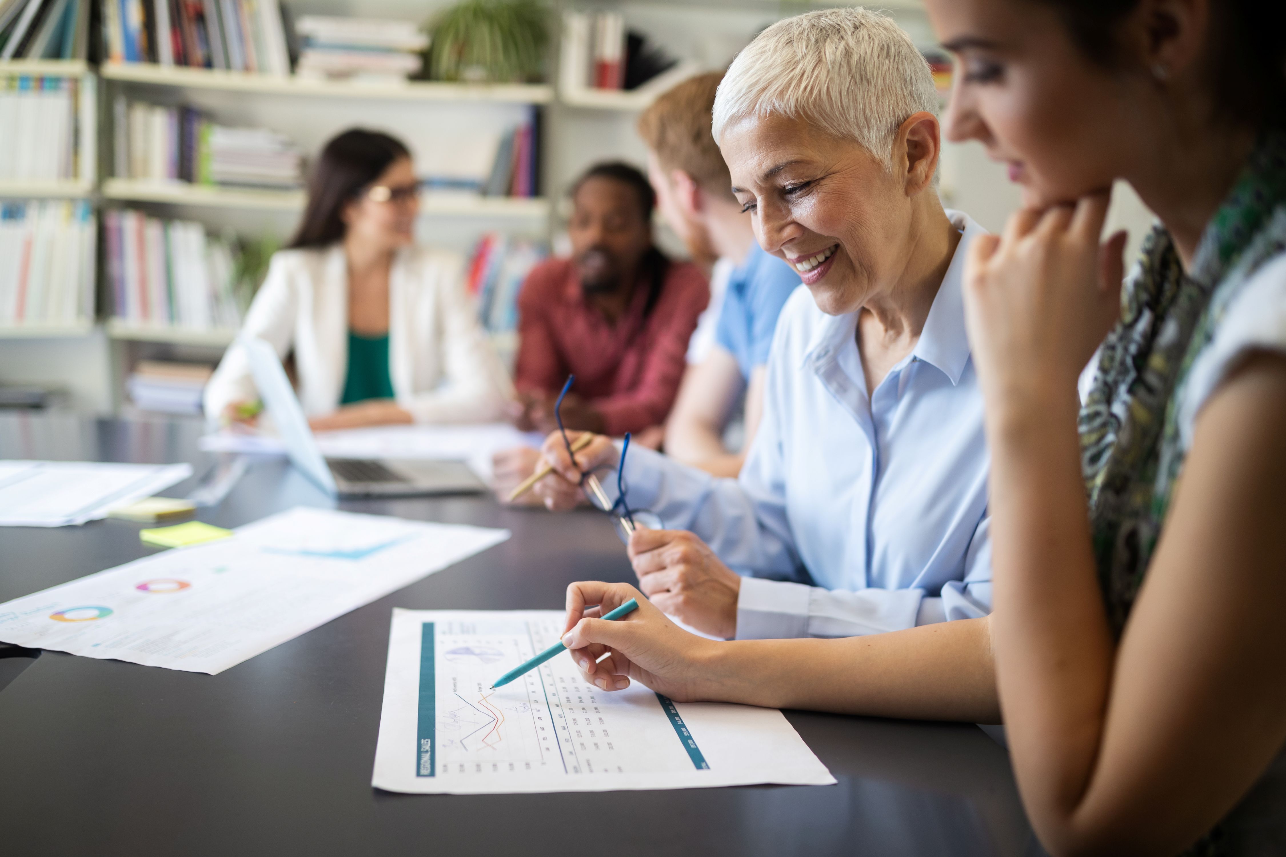 재직 중에도 가능한 401(k) 롤오버: 59.5세 이상을 위한 안정성과 성장 전략